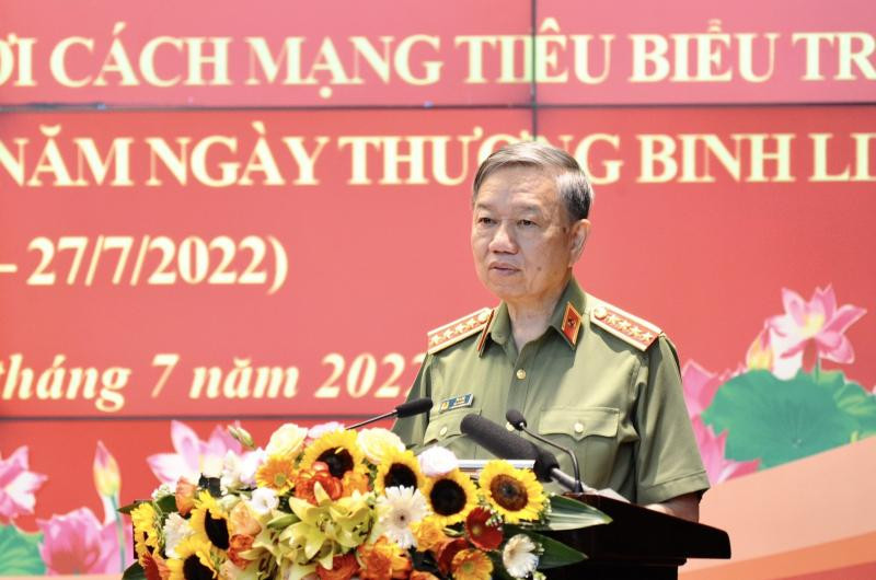 Đại tướng Tô Lâm, Ủy viên Bộ Chính trị, Bộ trưởng Bộ Công an phát biểu tại hội nghị Đại tướng Tô Lâm, Ủy viên Bộ Chính trị, Bộ trưởng Bộ Công an phát biểu tại hội nghị