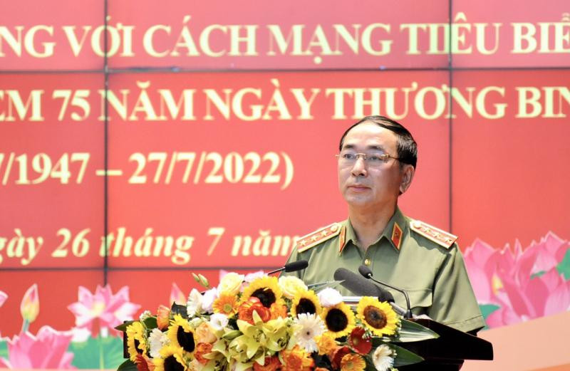 Thượng tướng Trần Quốc Tỏ, Ủy viên Trung ương Đảng, Thứ trưởng Bộ Công an phát biểu tại hội nghị Thượng tướng Trần Quốc Tỏ, Ủy viên Trung ương Đảng, Thứ trưởng Bộ Công an phát biểu tại hội nghị