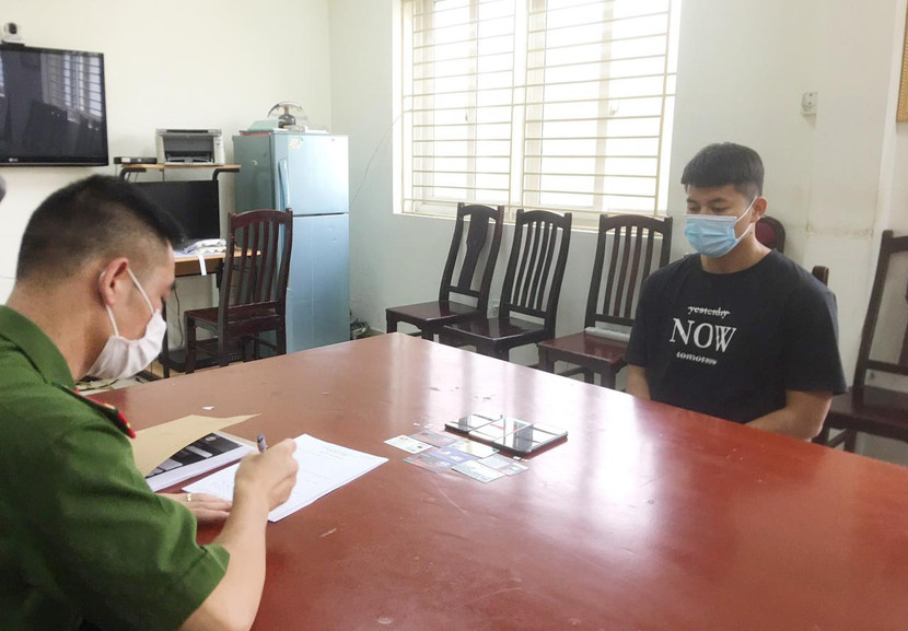 Cơ quan CSĐT - CAQ Nam Từ Liêm ghi lời khai đối tượng Cao Hữu Phúc Cơ quan CSĐT - CAQ Nam Từ Liêm ghi lời khai đối tượng Cao Hữu Phúc