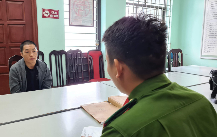 Cơ quan CSĐT - CAQ Bắc Từ Liêm ghi lời khai đối tượng Vàng A Thống