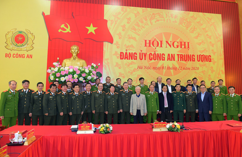 Tổng Bí thư, Chủ tịch nước Nguyễn Phú Trọng và các đại biểu dự hội nghị