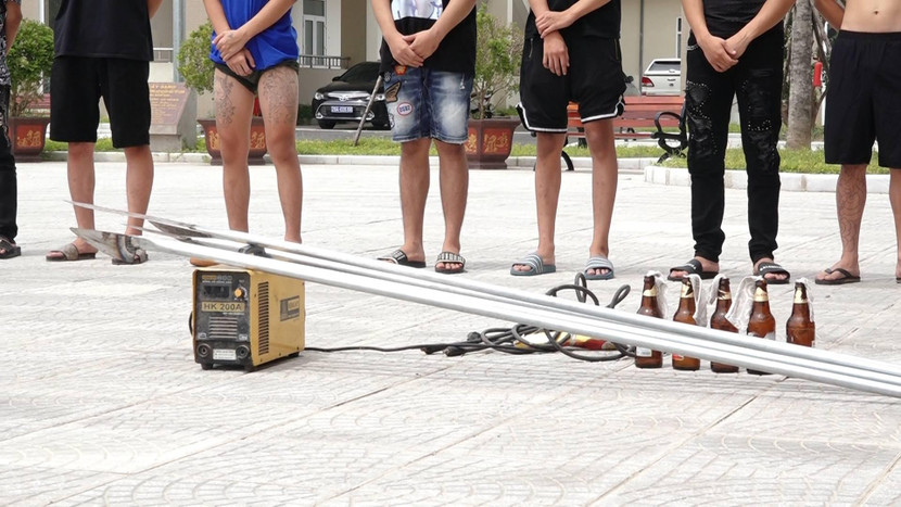 Hung khí các đối tượng chuẩn bị để đi đánh nhau Hung khí các đối tượng chuẩn bị để đi đánh nhau