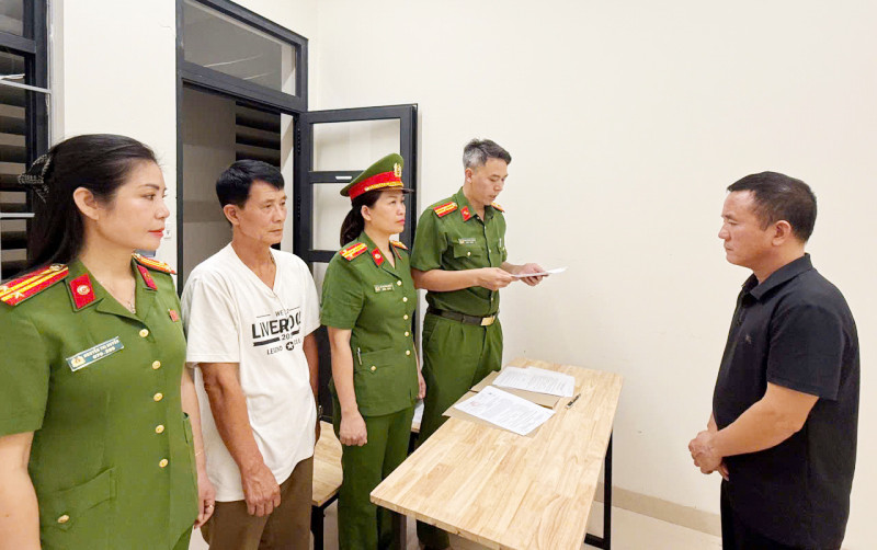 Cơ quan Cảnh sát điều tra Bộ Công an đọc lệnh bắt và khám xét đối với các bị can