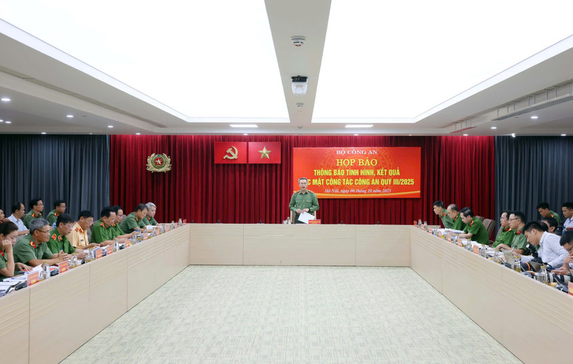 Toàn cảnh buổi họp báo Toàn cảnh buổi họp báo