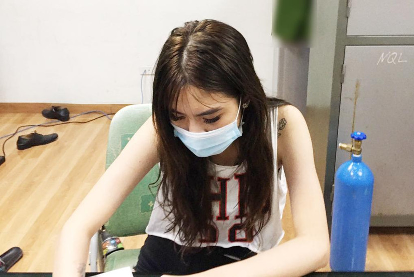 Hoàng Như Quỳnh ghi tường trình tại cơ quan công an Hoàng Như Quỳnh ghi tường trình tại cơ quan công an