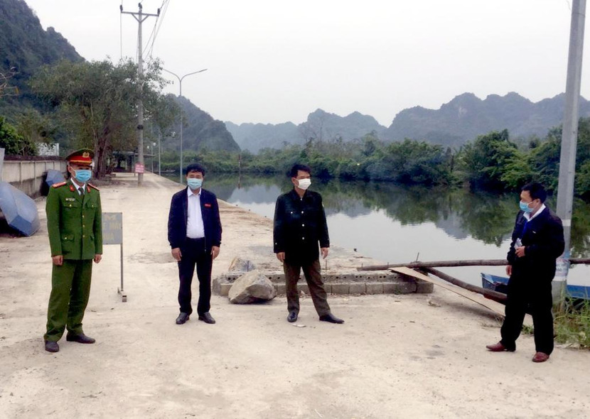 Tổ chốt tại gần chùa Thanh Sơn nơi phát hiện nhóm người đi chùa Hương "chui"