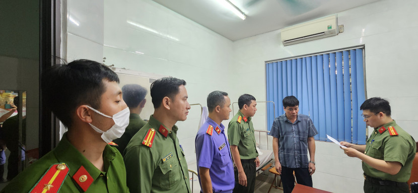 Cơ quan An ninh điều tra CATP Hà Nội thi hành lệnh bắt, khám xét khẩn cấp nơi làm việc của ông Hà Huy Dũng