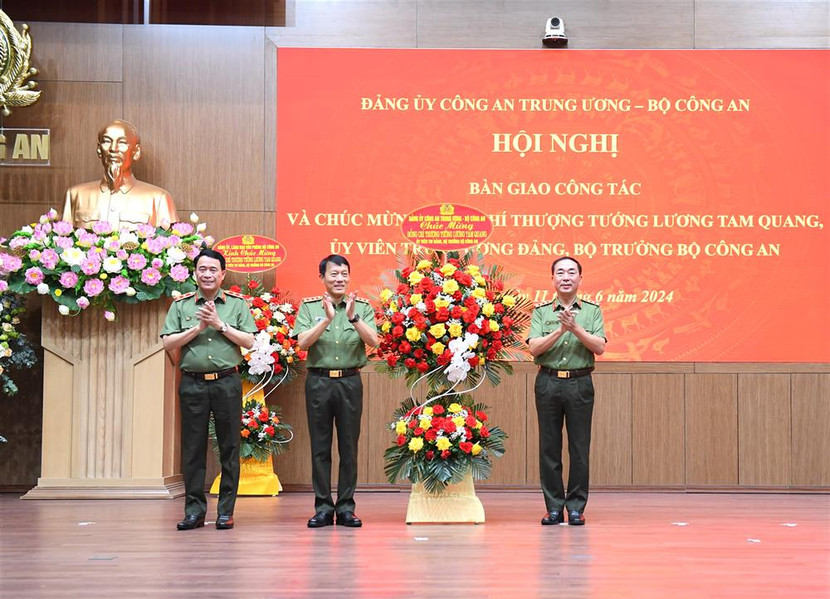 Đảng ủy CATW, Bộ Công an chúc mừng Thượng tướng Lương Tam Quang Đảng ủy CATW, Bộ Công an chúc mừng Thượng tướng Lương Tam Quang