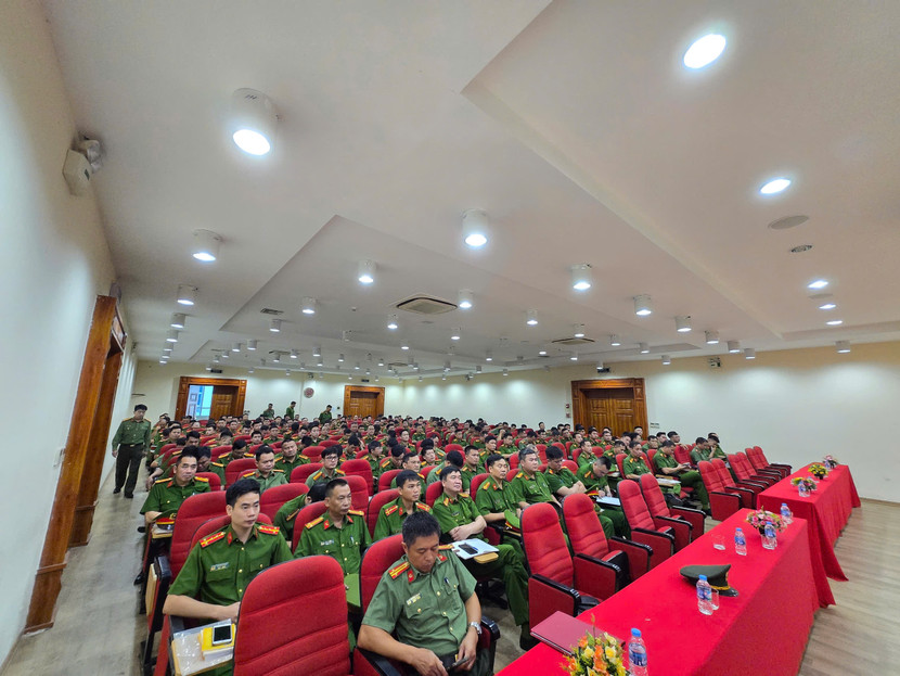 Các đại biểu dự hội nghị tập huấn Các đại biểu dự hội nghị tập huấn