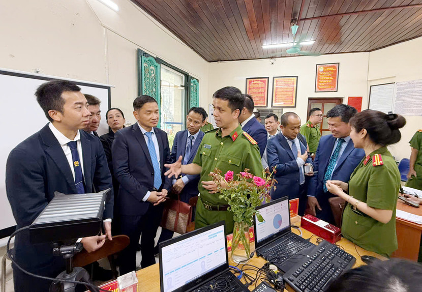 Trung tá Trần Xuân Hải, Trưởng CAP Cửa Nam chia sẻ về quá trình thu thập dữ liệu dân cư Trung tá Trần Xuân Hải, Trưởng CAP Cửa Nam chia sẻ về quá trình thu thập dữ liệu dân cư