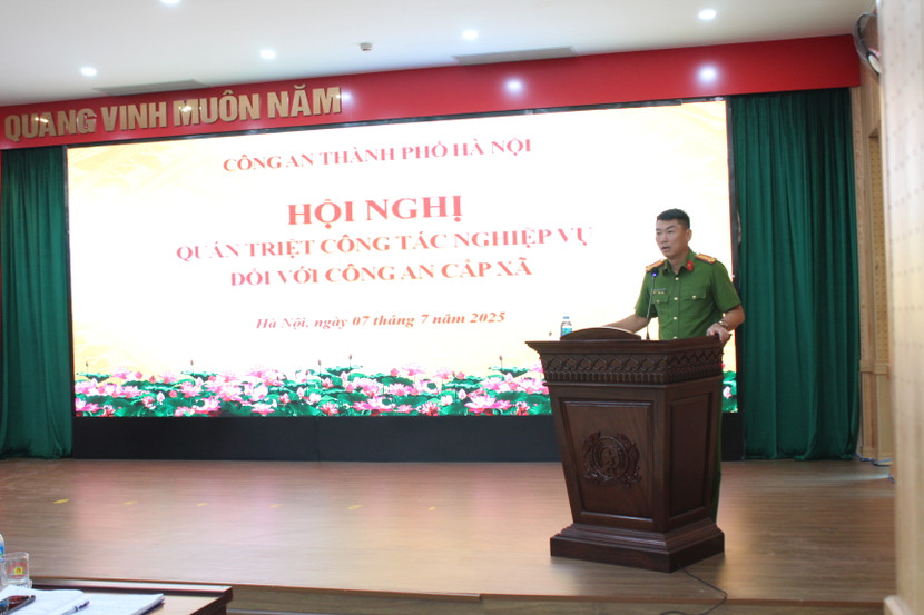 Thượng tá Nguyễn Văn Hội, Phó trưởng Phòng Cảnh sát hình sự trả lời ý kiến tại hội nghị