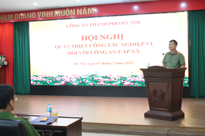 Thượng tá Nguyễn Bá Ngự, Phó trưởng Phòng Tham mưu báo cáo kết quả sau 1 tuần làm việc của Công an cấp xã