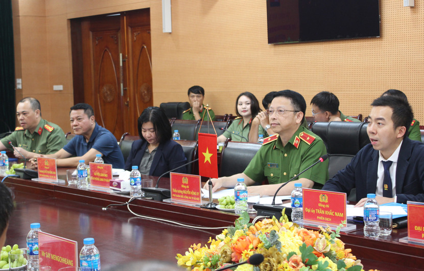 Thiếu tướng Nguyễn Hồng Ky, Phó Giám đốc CATP chủ trì tiếp đoàn Thiếu tướng Nguyễn Hồng Ky, Phó Giám đốc CATP chủ trì tiếp đoàn