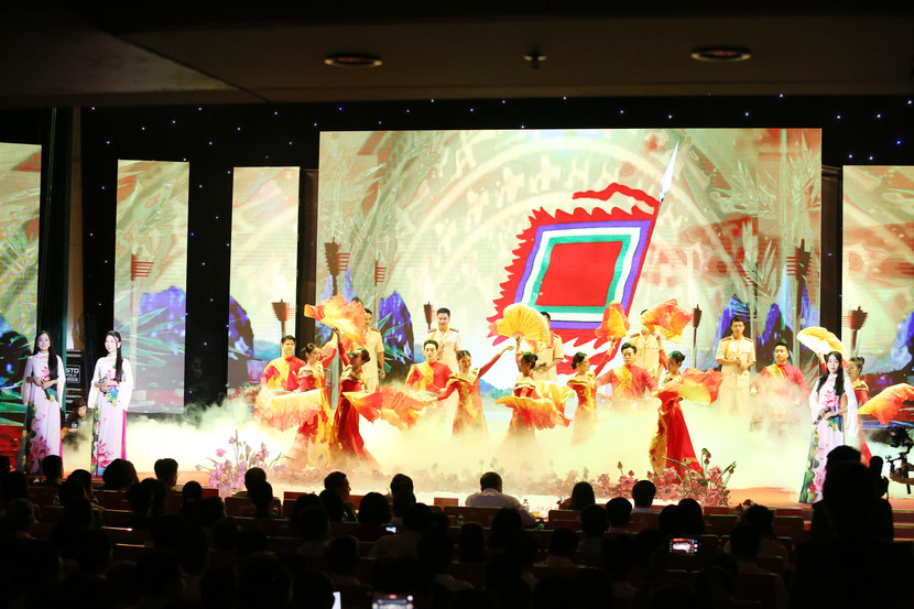 Tưng bừng rộn rã ngày hội toàn dân bảo vệ ANTQ tại CATP Hà Nội Tưng bừng rộn rã ngày hội toàn dân bảo vệ ANTQ tại CATP Hà Nội