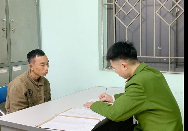 Ghi lời khai một đối tượng gây ra hàng chục vụ cướp giật tài sản, bị CAQ Bắc Từ Liêm bắt giữ trong cao điểm tấn công trấn áp tội phạm Ghi lời khai một đối tượng gây ra hàng chục vụ cướp giật tài sản, bị CAQ Bắc Từ Liêm bắt giữ trong cao điểm tấn công trấn áp tội phạm