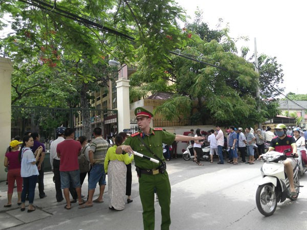 CBCS - CAP Phúc Diễn phân luồng giao thông khu vực trường học