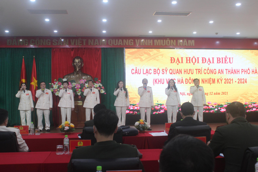 Qua nhiều năm xây dựng, thông qua các hoạt động văn nghệ, thể dục thể thao, dưới mái nhà chung Câu lạc bộ sỹ quan hưu trí CATP Hà Nội khu vực Hà Đông các hội viên càng thêm gắn bó, đoàn kết