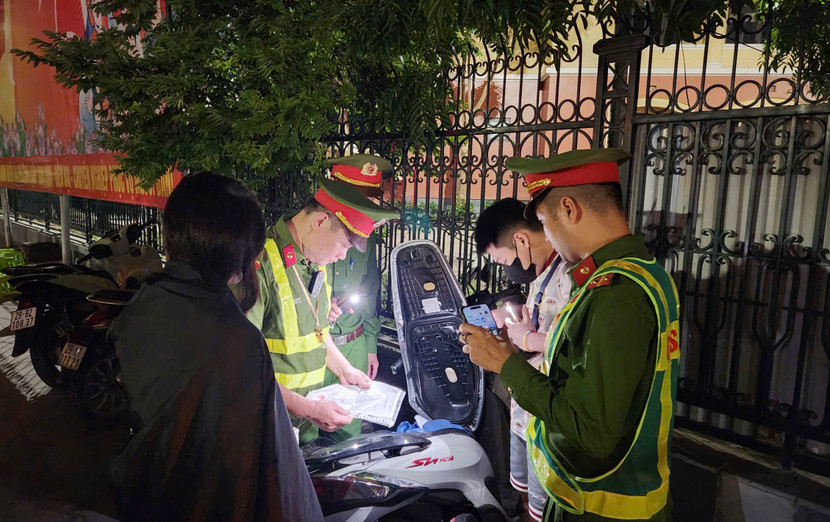 Đợt tổng kiểm tra hành chính địa bàn phường Từ Liêm được triển khai trong thời gian 1 tháng, mở đầu cao điểm tấn công, trấn áp các loại tội phạm, bảo đảm an ninh trật tự