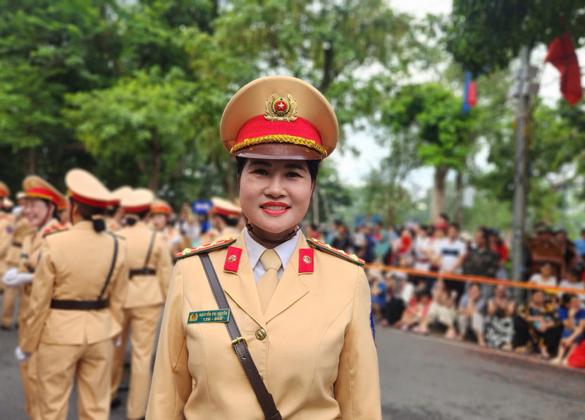 Trung tá Nguyễn Thị Huyền Trung tá Nguyễn Thị Huyền