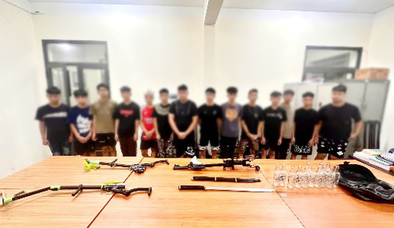 Các đối tượng và hung khí sử dụng để đánh nhau