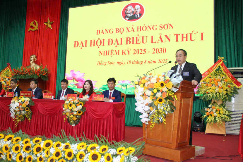 Trung tướng Nguyễn Thanh Tùng chỉ đạo tại Đại hội