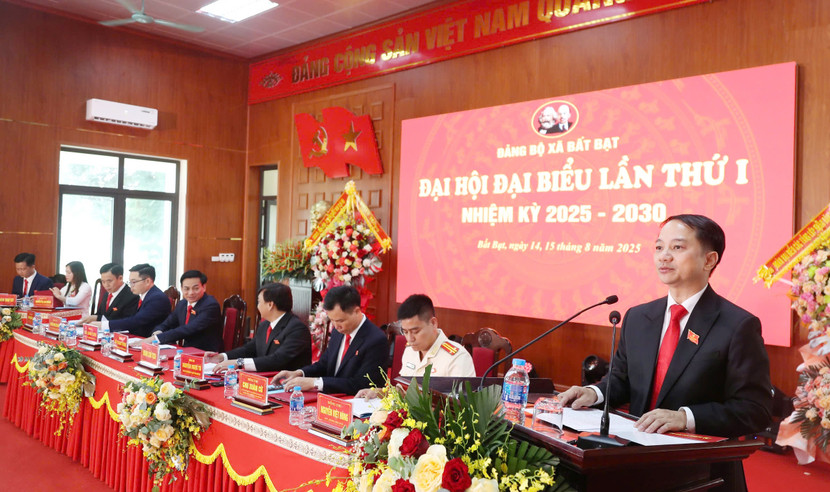 Đồng chí Đỗ Quang Trung, Bí thư Đảng ủy, Chủ tịch HĐND xã Bất Bạt phát biểu khai mạc Đại hội