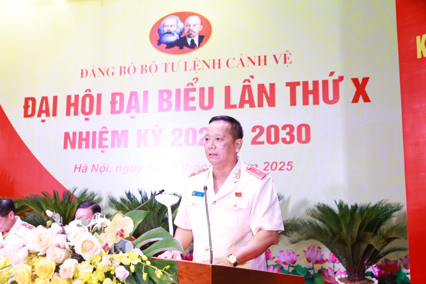 Thiếu tướng Phạm Thanh Hùng, Tư lệnh Bộ Tư lệnh Cảnh vệ phát biểu ý kiến tiếp thu chỉ đạo của cấp trên