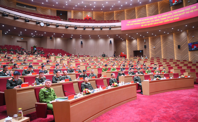 Các đại biểu dự hội nghị