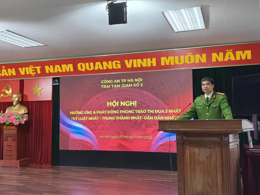 Đại tá Trần Duy Hưng, Giám thị Trại tạm giam số 2 phát biểu tại Lễ phát động Đại tá Trần Duy Hưng, Giám thị Trại tạm giam số 2 phát biểu tại Lễ phát động