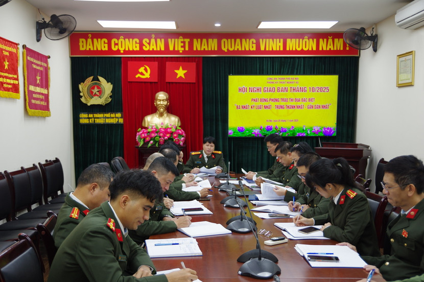 Phòng Kỹ thuật nghiệp vụ phát động phong trào thi đua "Ba nhất" Phòng Kỹ thuật nghiệp vụ phát động phong trào thi đua "Ba nhất"