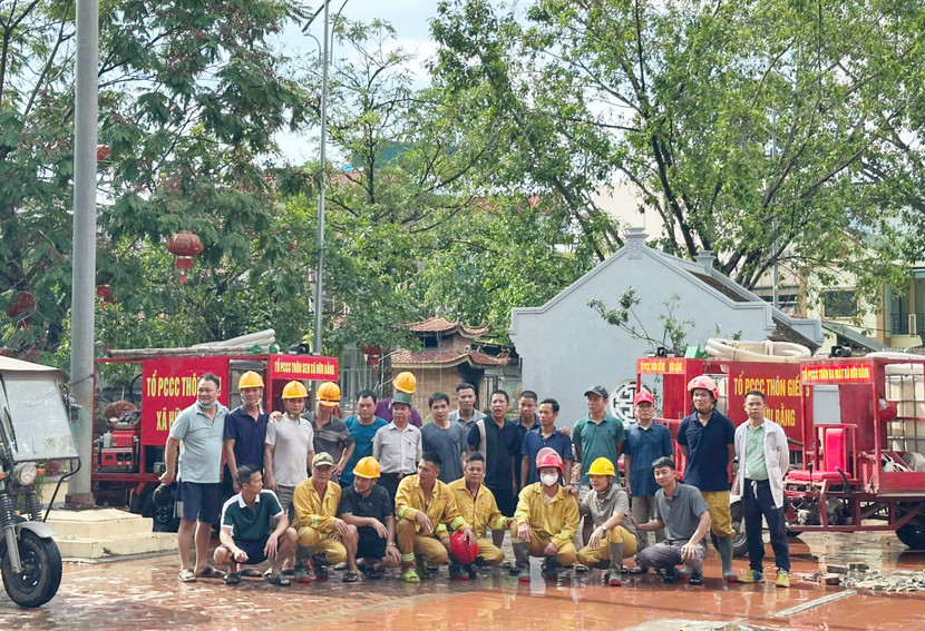 Đội PCCC dân phòng vận hành sử dụng xe chữa cháy hoán cải