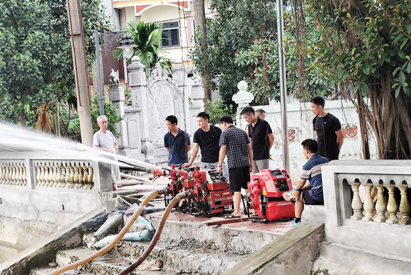 Đội PCCC dân phòng vận hành, sử dụng máy bơm chữa cháy