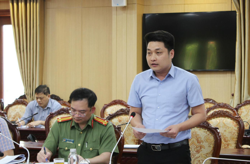 Cử tri Đỗ Đức Bảo, Bí thư huyện đoàn Hoài Đức phát biểu tại hội nghị