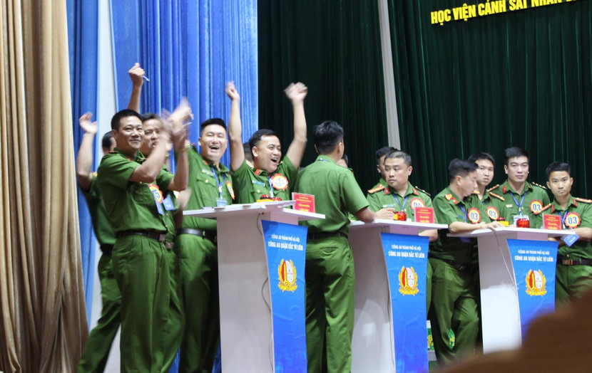 Sự bứt phá ngoạn mục của CAP Liên Mạc trong phần thi Phản ứng nhanh đã giúp đơn vị giành giải Nhất chung cuộc Sự bứt phá ngoạn mục của CAP Liên Mạc trong phần thi Phản ứng nhanh đã giúp đơn vị giành giải Nhất chung cuộc