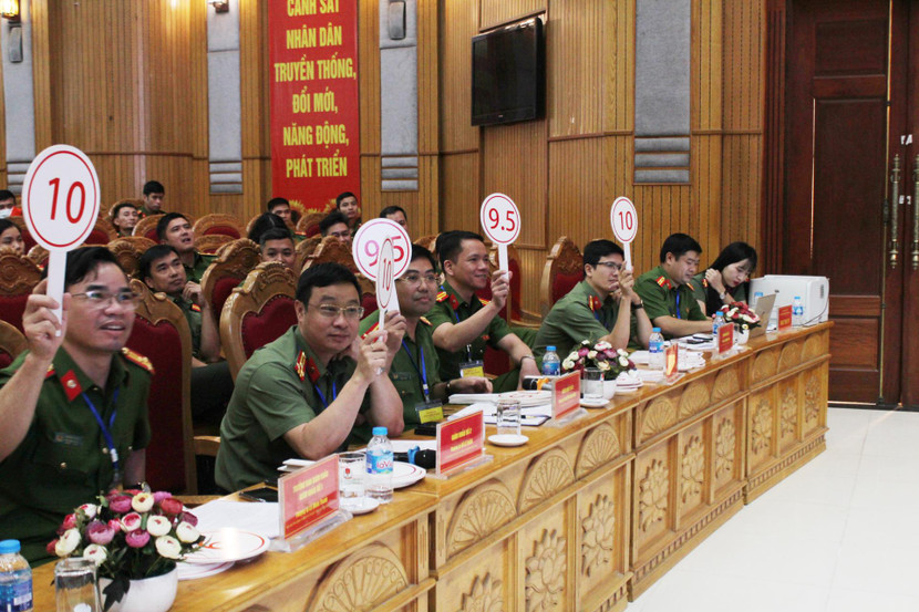 Những điểm số xuất sắc dành cho phần thi Giải quyết tình huống của Đội CSHS CAQ Những điểm số xuất sắc dành cho phần thi Giải quyết tình huống của Đội CSHS CAQ