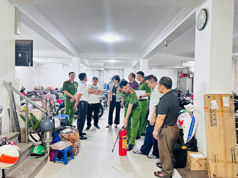 Công an phường Mỹ Đình 1 tuyên truyền an ninh trật tự, phòng chống cháy nổ tại các chung cư mini