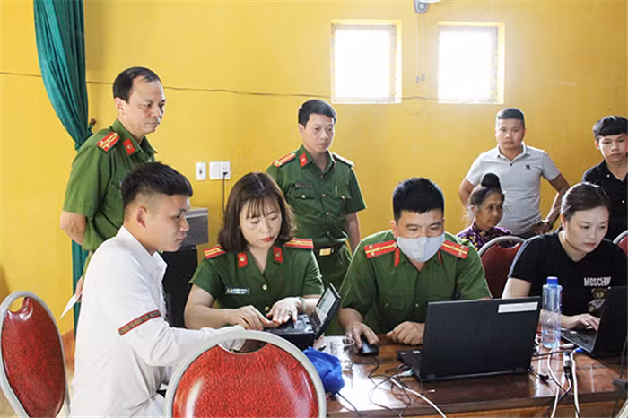 Gần dân, sát dân, hết mình phục vụ nhân dân