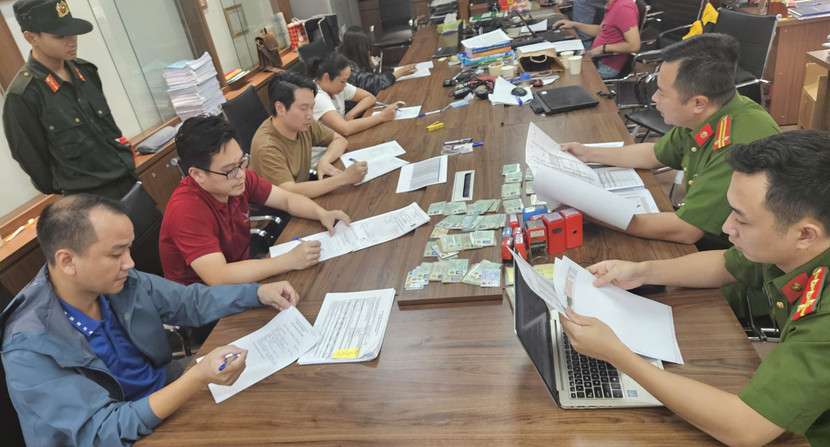 Chiến công xuất sắc của Công an Hà Nội: Triệt phá đường dây nhập lậu, tiêu thụ hàng nghìn tấn 'khí cười' ảnh 2 Chiến công xuất sắc của Công an Hà Nội: Triệt phá đường dây nhập lậu, tiêu thụ hàng nghìn tấn 'khí cười' ảnh 2