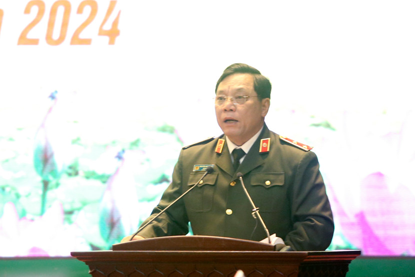 Trung tướng Nguyễn Hải Trung - Ủy viên Ban Thường vụ Thành ủy, Bí thư Đảng ủy, Giám đốc Công an thành phố Hà Nội phát biểu tại lễ ra quân Trung tướng Nguyễn Hải Trung - Ủy viên Ban Thường vụ Thành ủy, Bí thư Đảng ủy, Giám đốc Công an thành phố Hà Nội phát biểu tại lễ ra quân