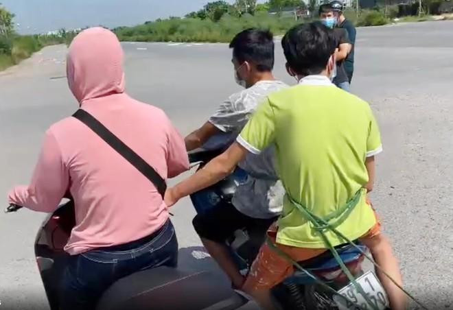 Các đối tượng thực hiện hành vi cướp giật tài sản trên địa bàn quận Bắc Từ Liêm, thường nhắm vào những người phụ nữ đi một mình trên các tuyến đường vắng vào buổi tối Các đối tượng thực hiện hành vi cướp giật tài sản trên địa bàn quận Bắc Từ Liêm, thường nhắm vào những người phụ nữ đi một mình trên các tuyến đường vắng vào buổi tối