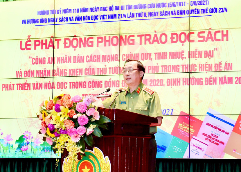 Thượng tướng Nguyễn Văn Thành, Thứ trưởng Bộ Công an phát động phong trào đọc sách trong lực lượng CAND Thượng tướng Nguyễn Văn Thành, Thứ trưởng Bộ Công an phát động phong trào đọc sách trong lực lượng CAND