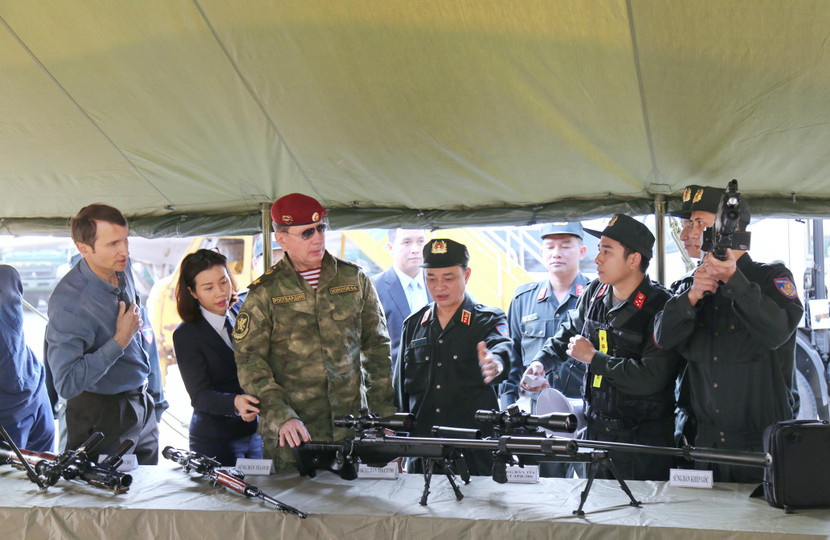 Trao đổi hợp tác quốc tế trong đấu tranh phòng chống tội phạm