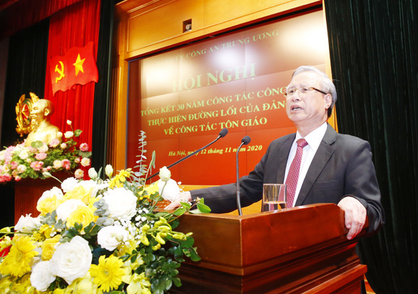 Đồng chí Trần Quốc Vượng, Ủy viên Bộ Chính trị, Thường trực Ban Bí thư phát biểu chỉ đạo hội nghị Đồng chí Trần Quốc Vượng, Ủy viên Bộ Chính trị, Thường trực Ban Bí thư phát biểu chỉ đạo hội nghị