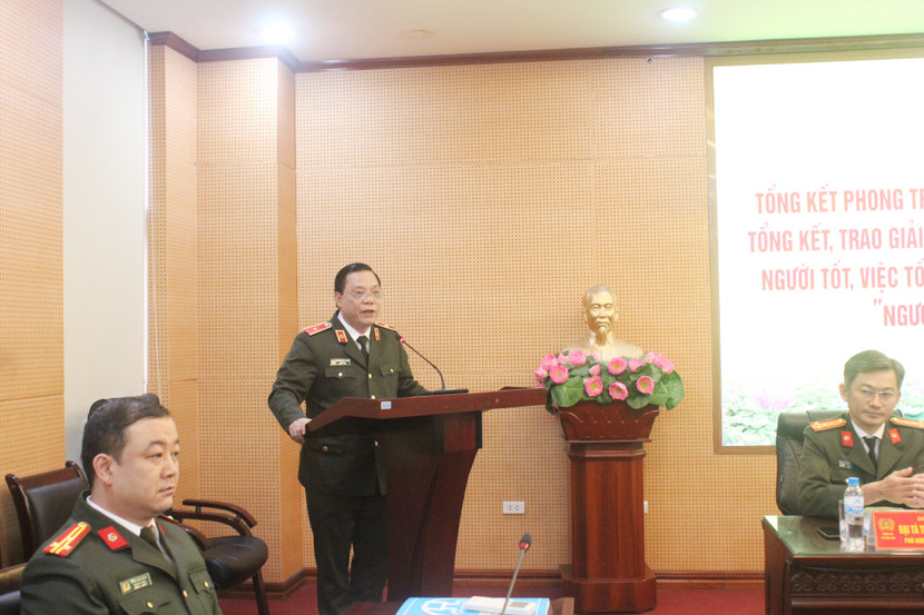 Thiếu tướng Nguyễn Hải Trung, Giám đốc CATP Hà Nội , đơn vị Cụm trưởng Cụm thi đua số 1 Bộ Công an chủ trì hội nghị Thiếu tướng Nguyễn Hải Trung, Giám đốc CATP Hà Nội , đơn vị Cụm trưởng Cụm thi đua số 1 Bộ Công an chủ trì hội nghị