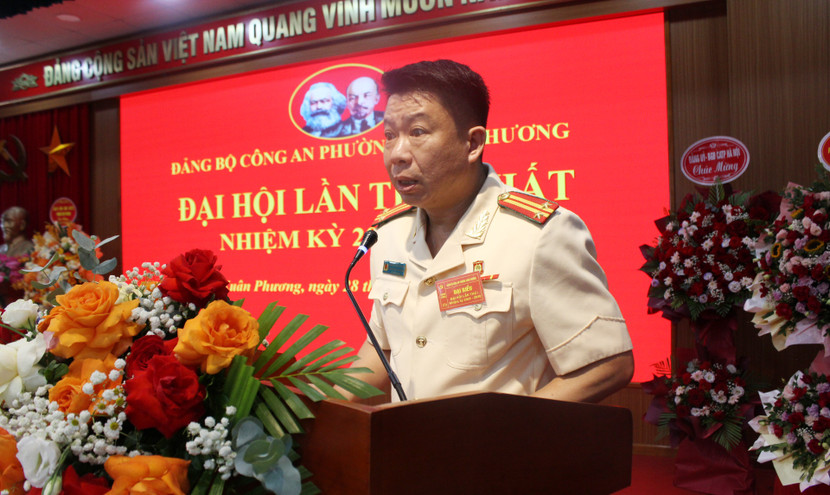 Trung tá Hoàng Tiến Thành, Bí thư Đảng ủy, Trưởng Công an phường tiếp thu ý kiến chỉ đạo tại Đại hội Trung tá Hoàng Tiến Thành, Bí thư Đảng ủy, Trưởng Công an phường tiếp thu ý kiến chỉ đạo tại Đại hội