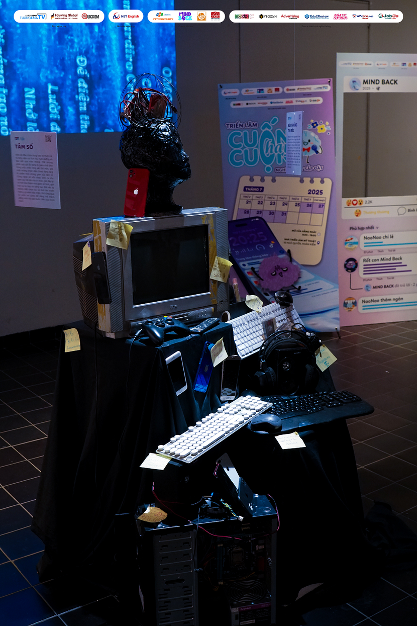 “Tâm Số” mở ra một lời chất vấn: “Mạng xã hội đang giải phóng hay giam cầm tư duy của chúng ta?” “Tâm Số” mở ra một lời chất vấn: “Mạng xã hội đang giải phóng hay giam cầm tư duy của chúng ta?”