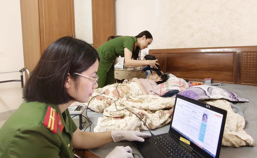 Thu nhận sinh trắc học mống mắt Thu nhận sinh trắc học mống mắt