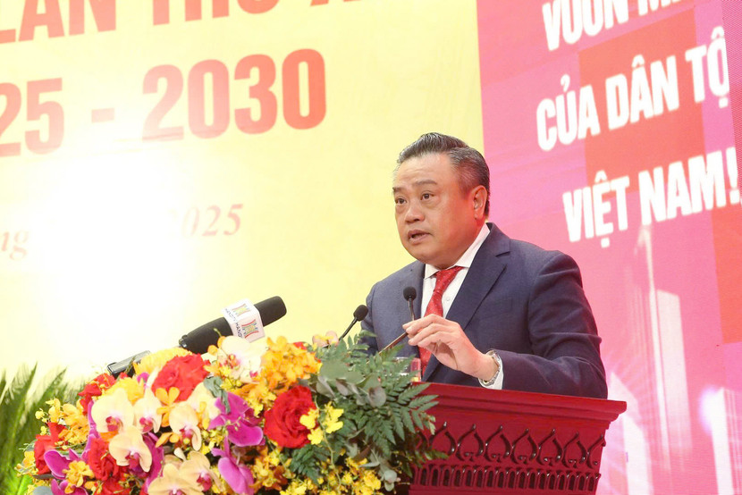 Đồng chí Trần Sỹ Thanh, Ủy viên Trung ương Đảng, Phó Bí thư Thành ủy, Chủ tịch UBND thành phố phát biểu chỉ đạo tại Đại hội Đồng chí Trần Sỹ Thanh, Ủy viên Trung ương Đảng, Phó Bí thư Thành ủy, Chủ tịch UBND thành phố phát biểu chỉ đạo tại Đại hội