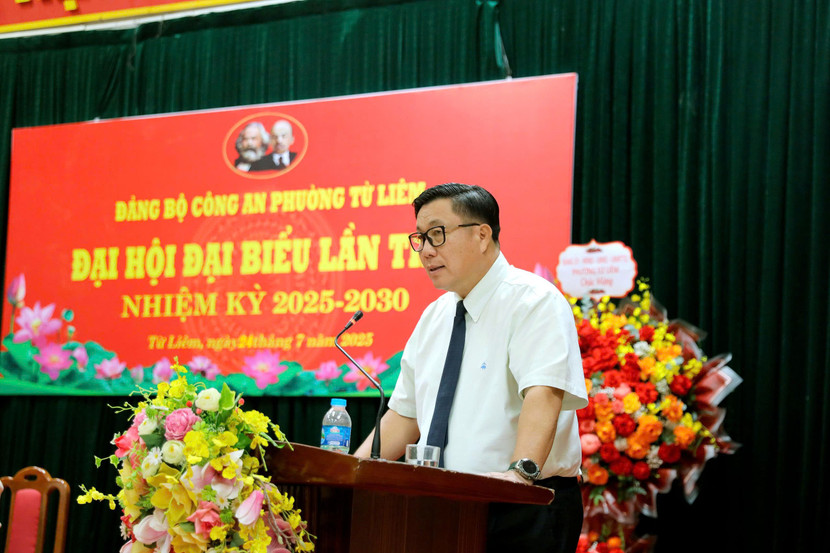 Đồng chí Nguyễn Quang Hiếu phát biểu tại Đại hội Đồng chí Nguyễn Quang Hiếu phát biểu tại Đại hội