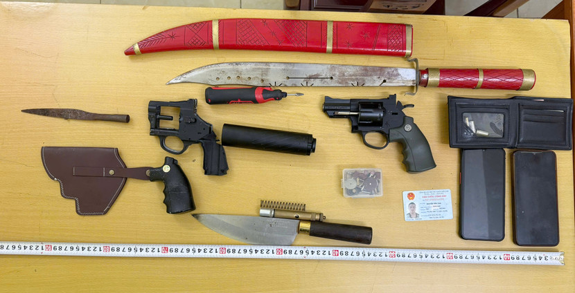 Tang vật thu giữ tại nhà trọ của Nguyễn Tiến Thái